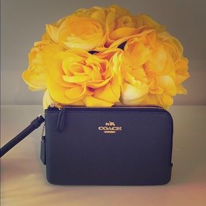 Coach Double Corner Zip Wristlet